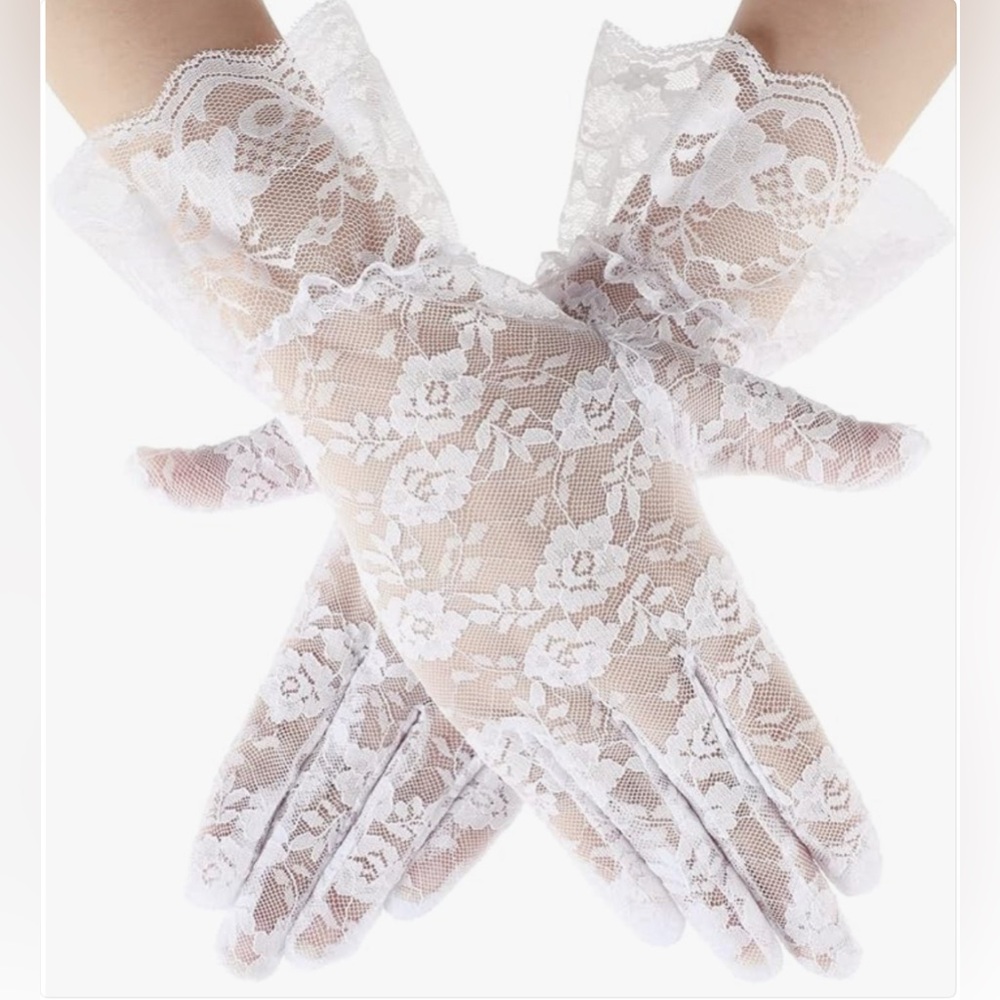 Lace Gloves (WHITE) NWT  (Purses not included)